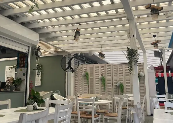 Avli & No 4 Lägenhet Sarti